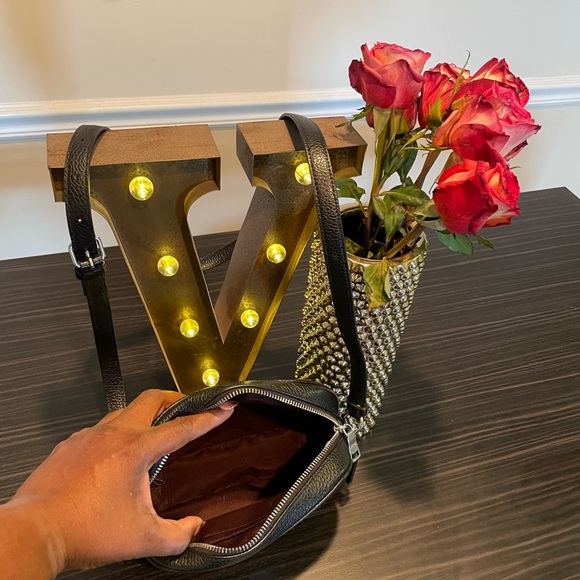 Coach Bag! - Picture 6 of 9